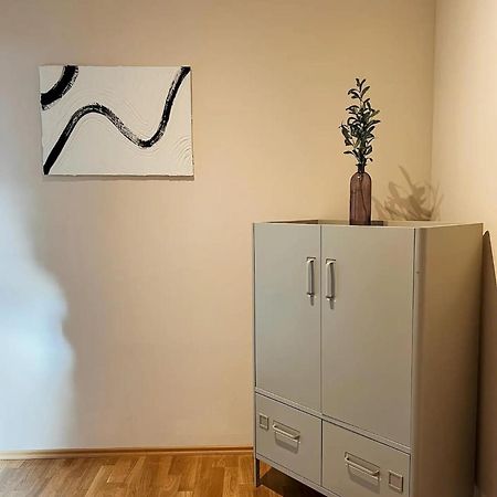 Stilvolle Stadtwohnung - Self Check-In Mit Guten Parkmoeglichkeiten Graz Bagian luar foto